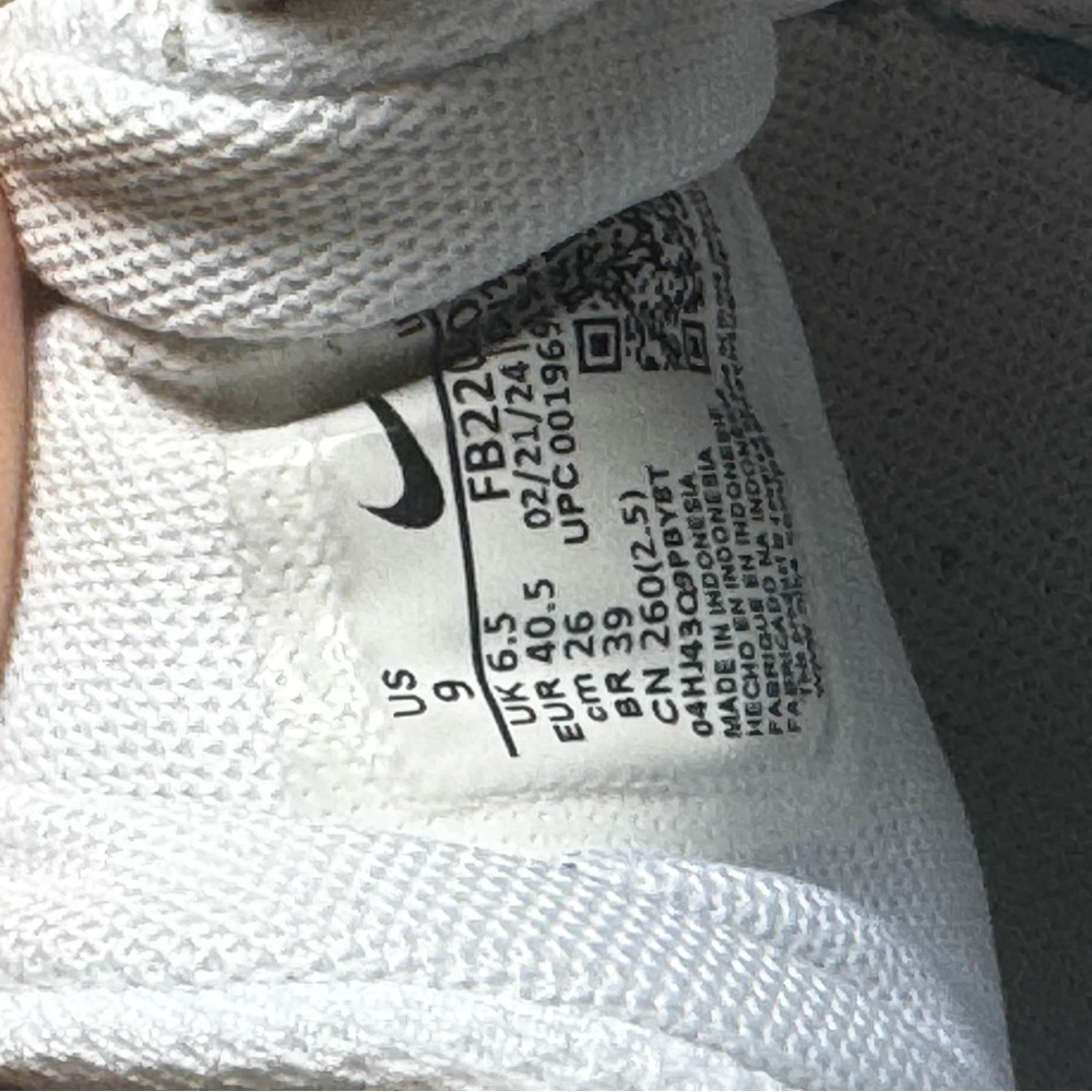 Nike White Sneakers 🤍 - Picture 5 of 5